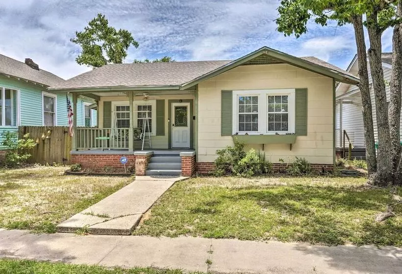 Cozy Gulfport Home: Walk To Beach, Marina & Casino