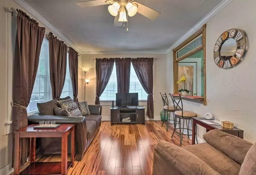 Cozy Gulfport Home: Walk To Beach, Marina & Casino