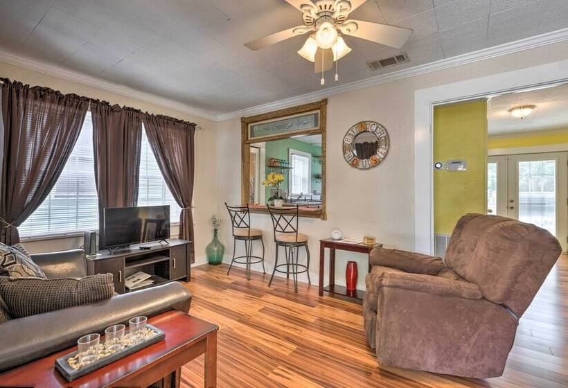 Cozy Gulfport Home: Walk To Beach, Marina & Casino