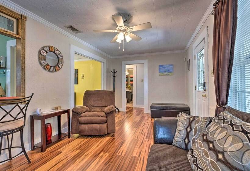 Cozy Gulfport Home: Walk To Beach, Marina & Casino