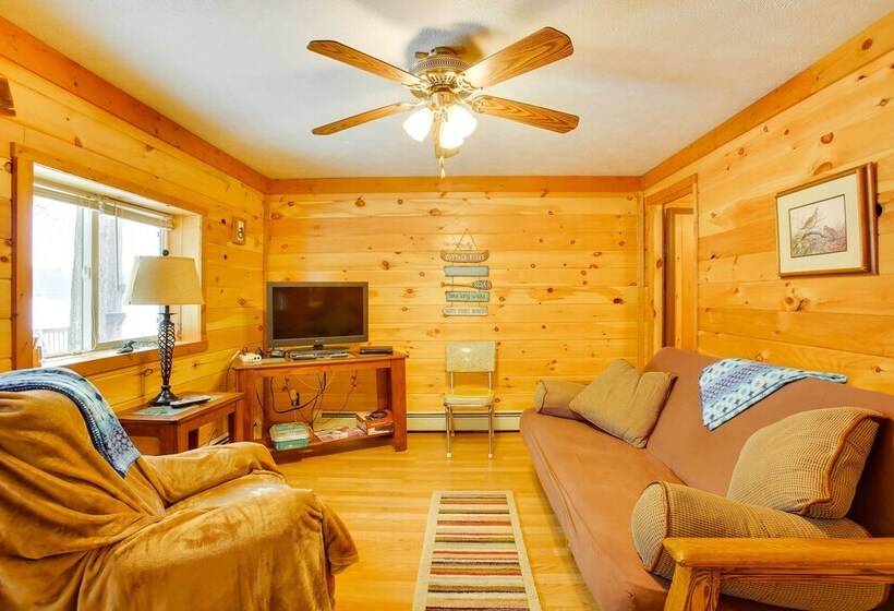 Cozy Interlochen Cabin W/ Dock: 1 Mi To Green Lake