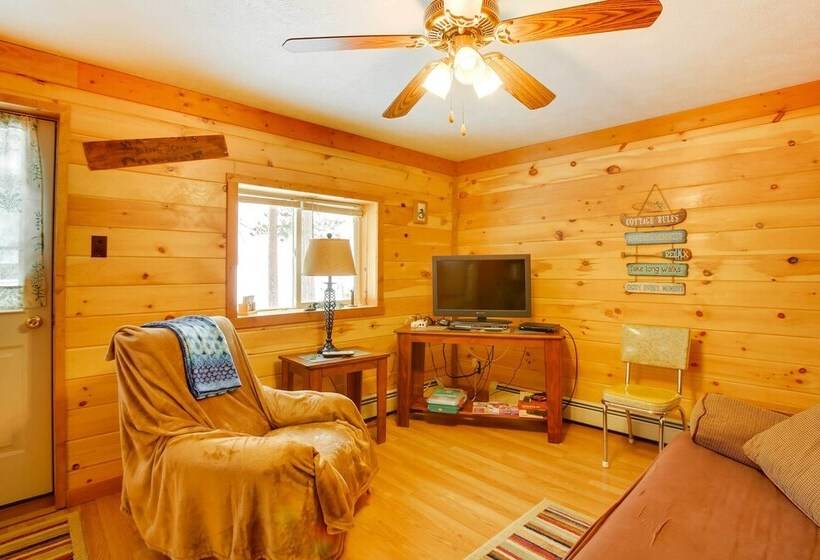 Cozy Interlochen Cabin W/ Dock: 1 Mi To Green Lake