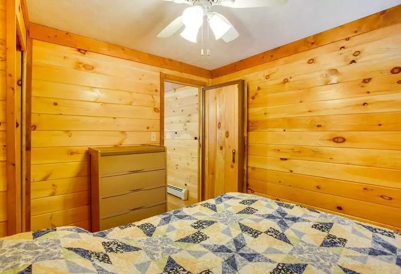 Cozy Interlochen Cabin W/ Dock: 1 Mi To Green Lake