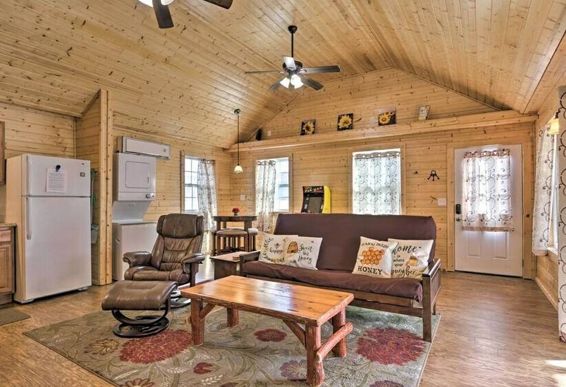 Riverfront Cabin Near Smoky Mountain National Park