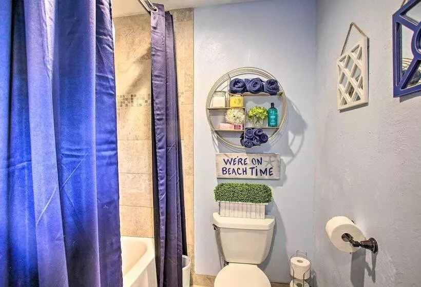 Cozy Pet Friendly Coeur D Alene Lake Cottage!