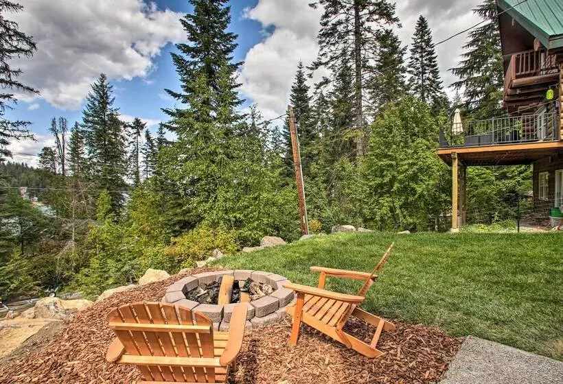 Cozy Pet Friendly Coeur D Alene Lake Cottage!