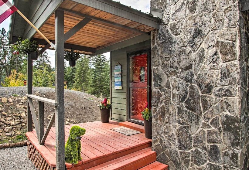 Cozy Pet Friendly Coeur D Alene Lake Cottage!