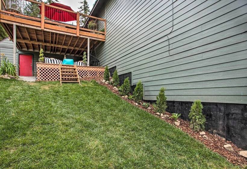 Cozy Pet Friendly Coeur D Alene Lake Cottage!