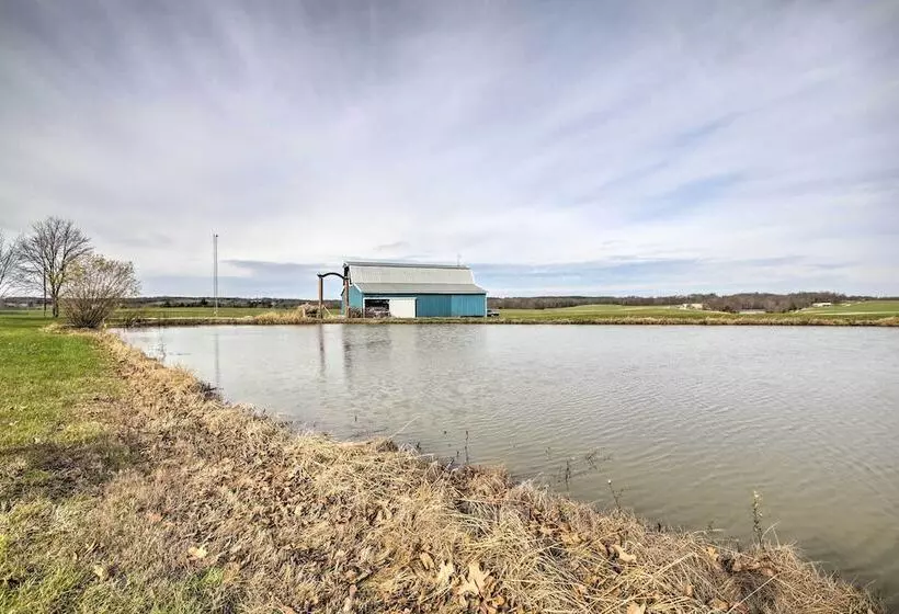 Farm Style Ste. Genevieve Retreat W/ Fire Pit!
