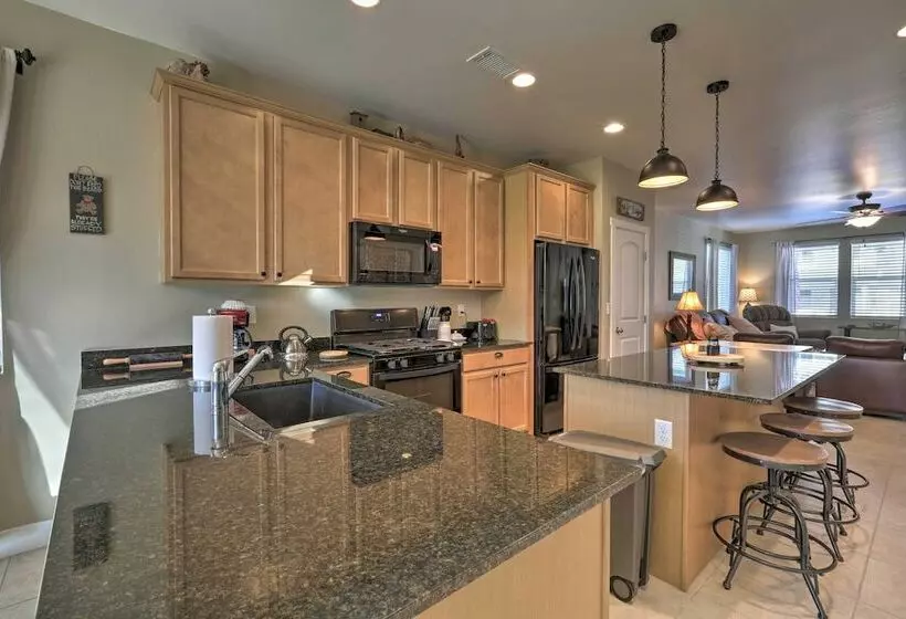 Flagstaff Family Hideaway W/ Guest House!