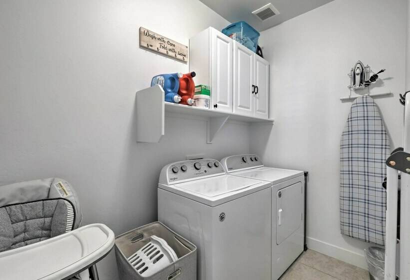 Flagstaff Family Hideaway W/ Guest House!