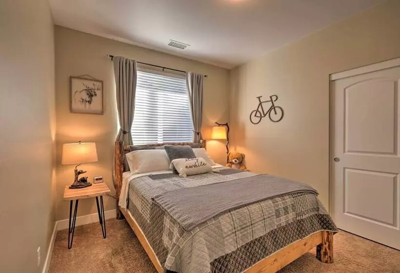 Flagstaff Family Hideaway W/ Guest House!