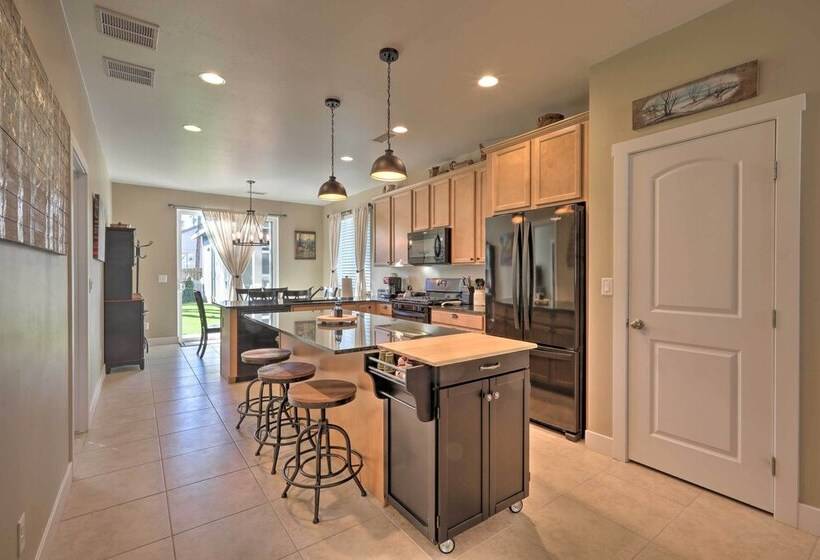 Flagstaff Family Hideaway W/ Guest House!