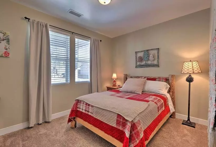 Flagstaff Family Hideaway W/ Guest House!