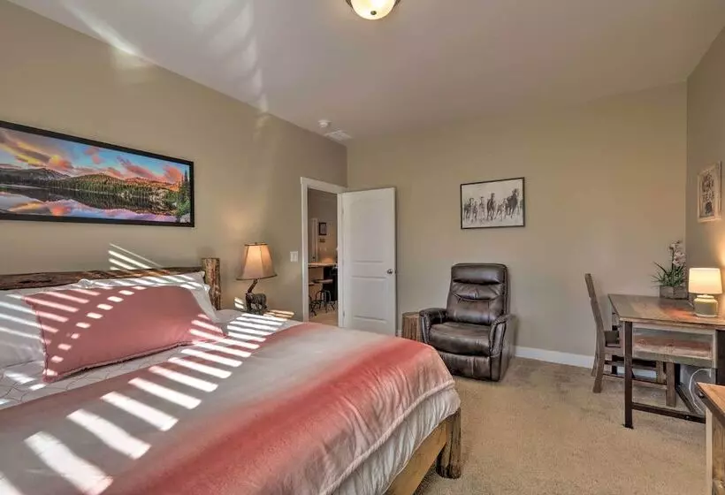 Flagstaff Family Hideaway W/ Guest House!