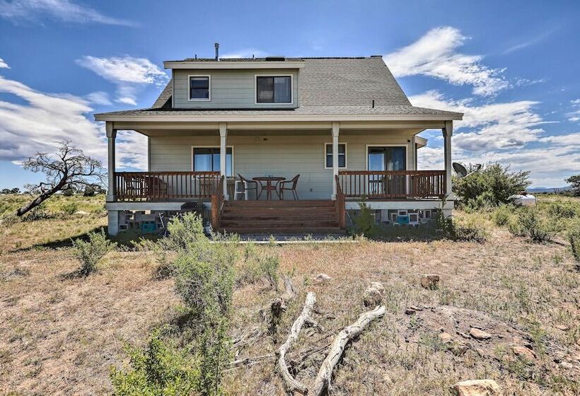 Williams Grand Canyon Escape: Stargaze & Hike!