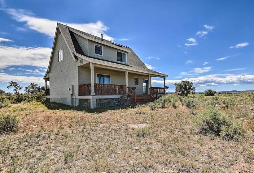 Williams Grand Canyon Escape: Stargaze & Hike!