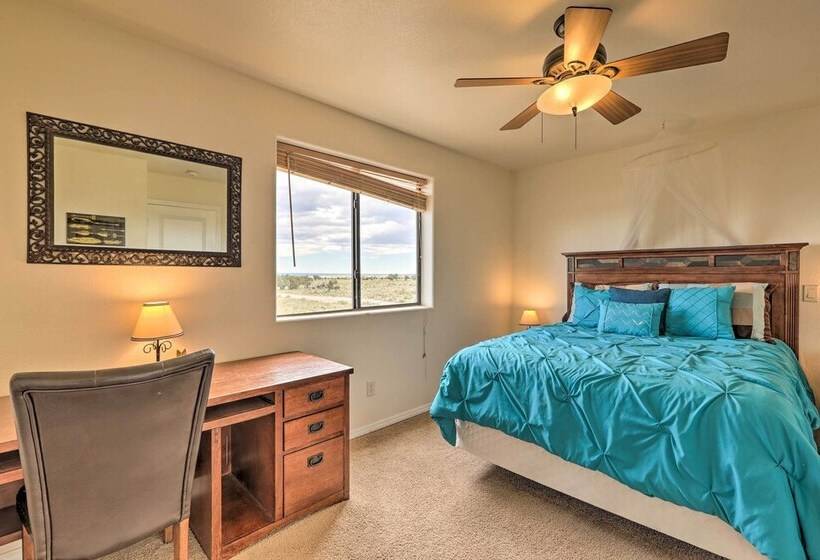 Williams Grand Canyon Escape: Stargaze & Hike!