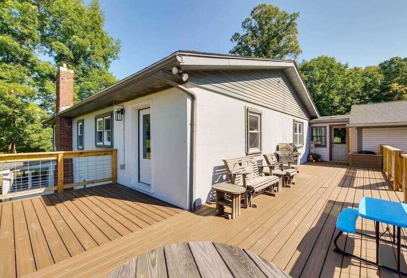 Hidden Hollow  Family Home In Amish Country!