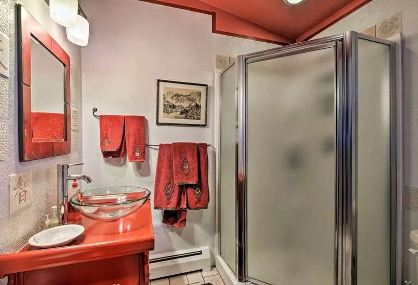 House On 1 1/2 Acres   30 Mins To Taos Ski Valley!