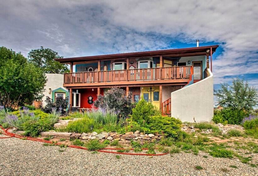 House On 1 1/2 Acres   30 Mins To Taos Ski Valley!