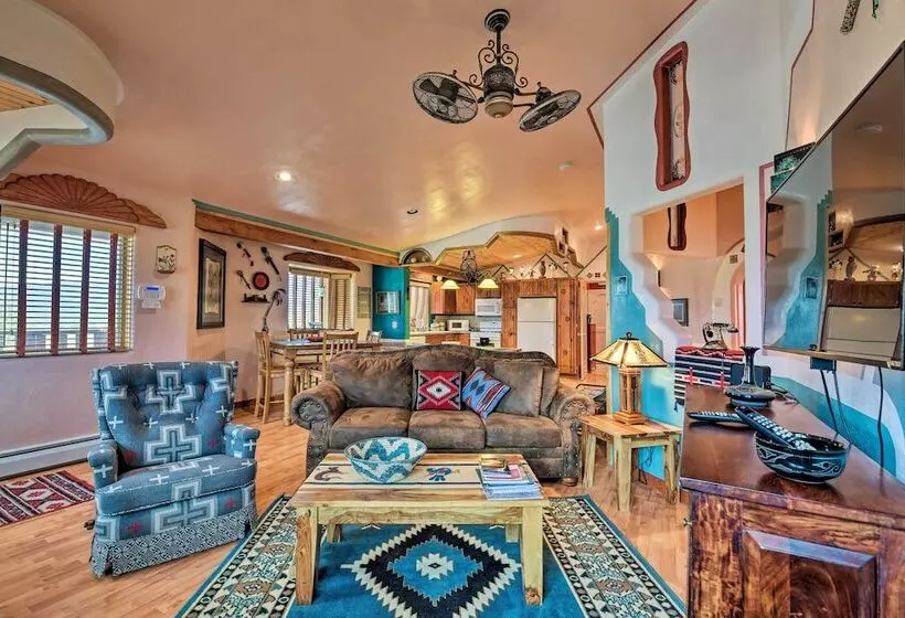 House On 1 1/2 Acres   30 Mins To Taos Ski Valley!