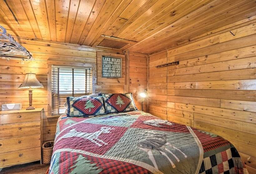 Lake Livin Cozy Cabin W/ Dock, Tiki Bar, 2 Kayaks