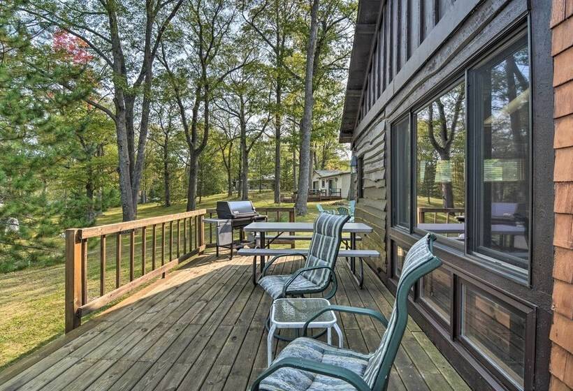 Lake Livin Cozy Cabin W/ Dock, Tiki Bar, 2 Kayaks