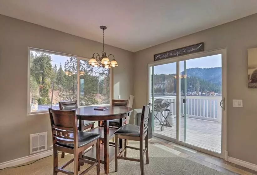 Lake Loon  Hillside  Cottage W/ Private Deck!