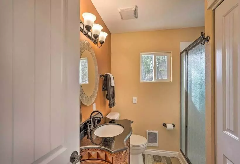 Lake Loon  Hillside  Cottage W/ Private Deck!