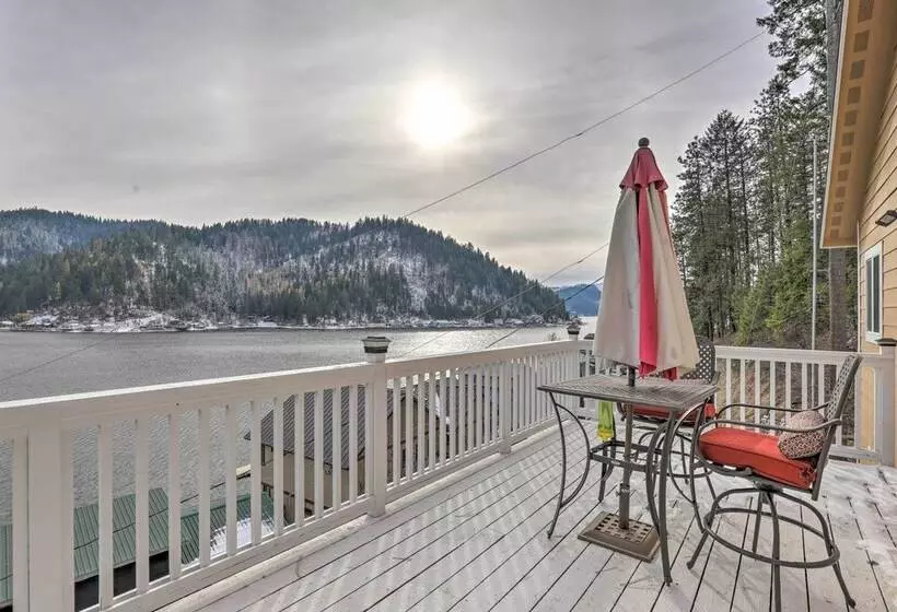 Lake Loon  Hillside  Cottage W/ Private Deck!