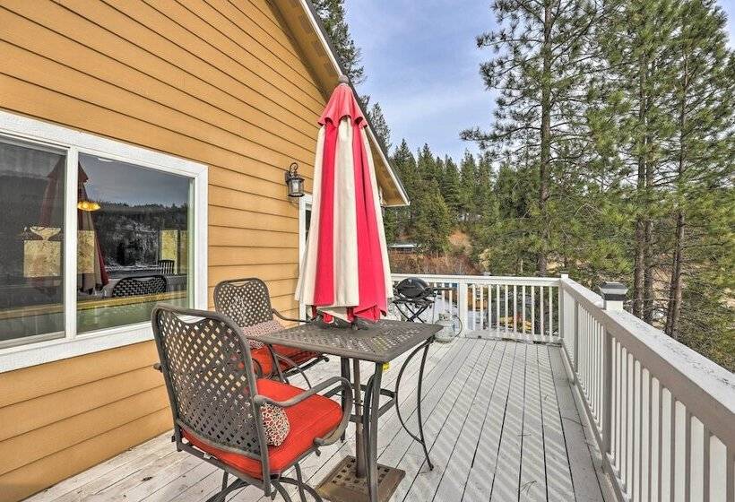 Lake Loon Hillside Cottage W/ Private Deck!
