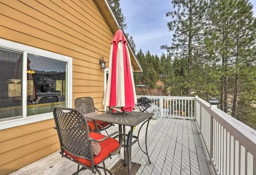 Lake Loon  Hillside  Cottage W/ Private Deck!