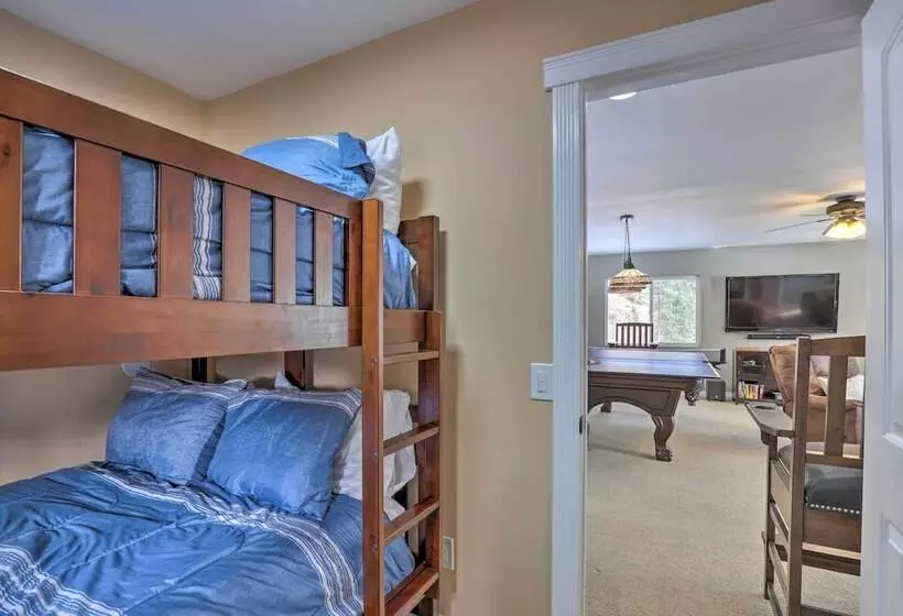 Lake Loon  Hillside  Cottage W/ Private Deck!