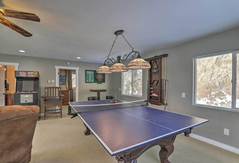 Lake Loon Hillside Cottage W/ Private Deck!