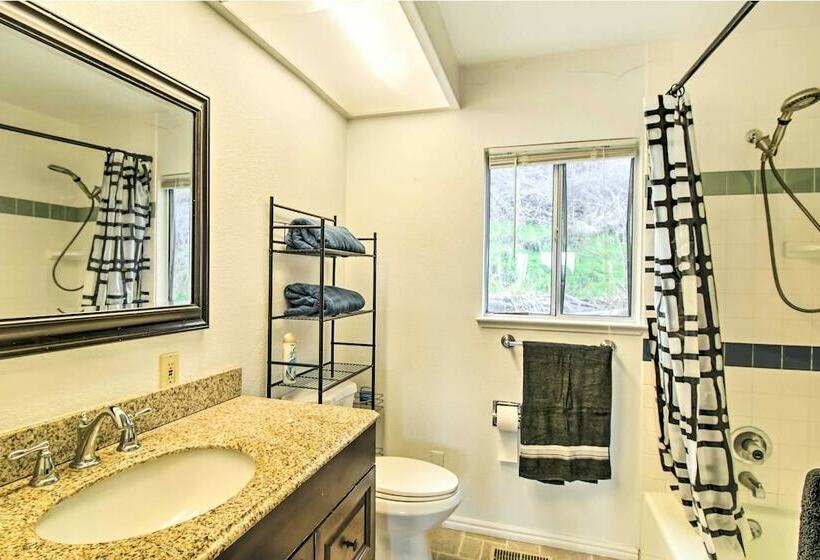 Lake View Home W/ Grill: Hike, Boat, Relax!