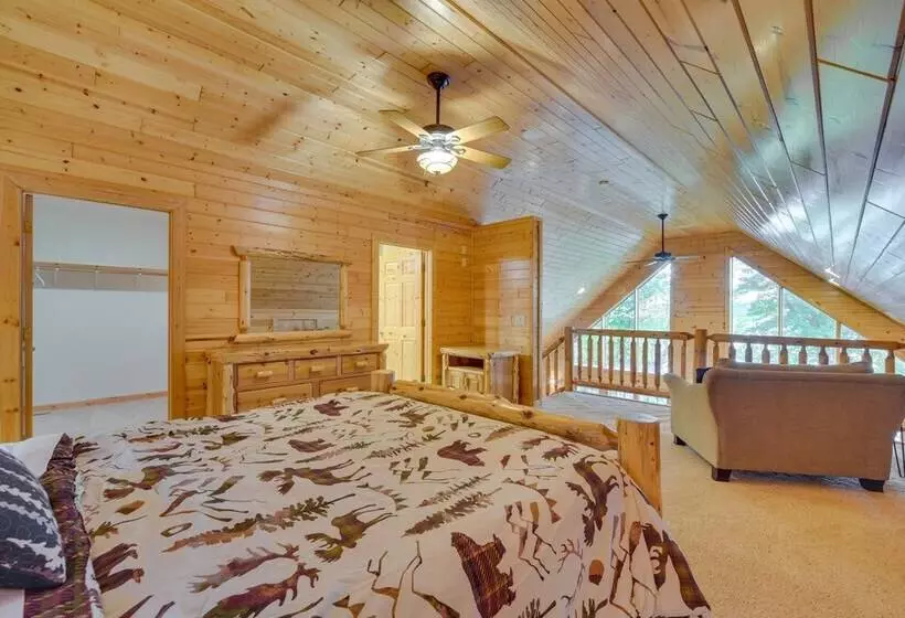 Lakefront Wisconsin Cabin With Boat Dock!