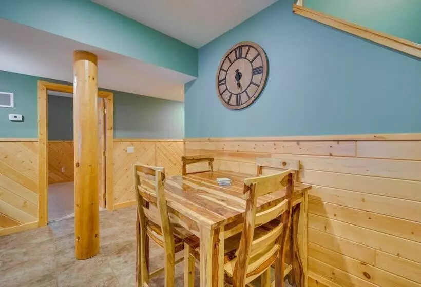 Lakefront Wisconsin Cabin With Boat Dock!