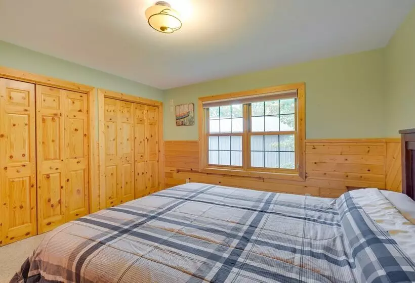 Lakefront Wisconsin Cabin With Boat Dock!