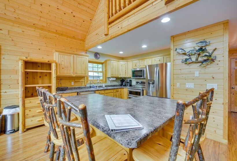 Lakefront Wisconsin Cabin With Boat Dock!