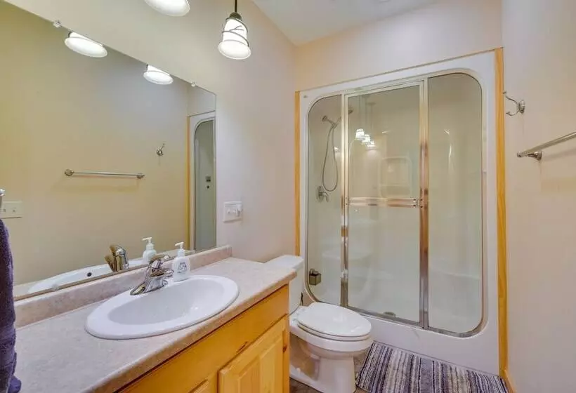 Lakefront Wisconsin Cabin With Boat Dock!