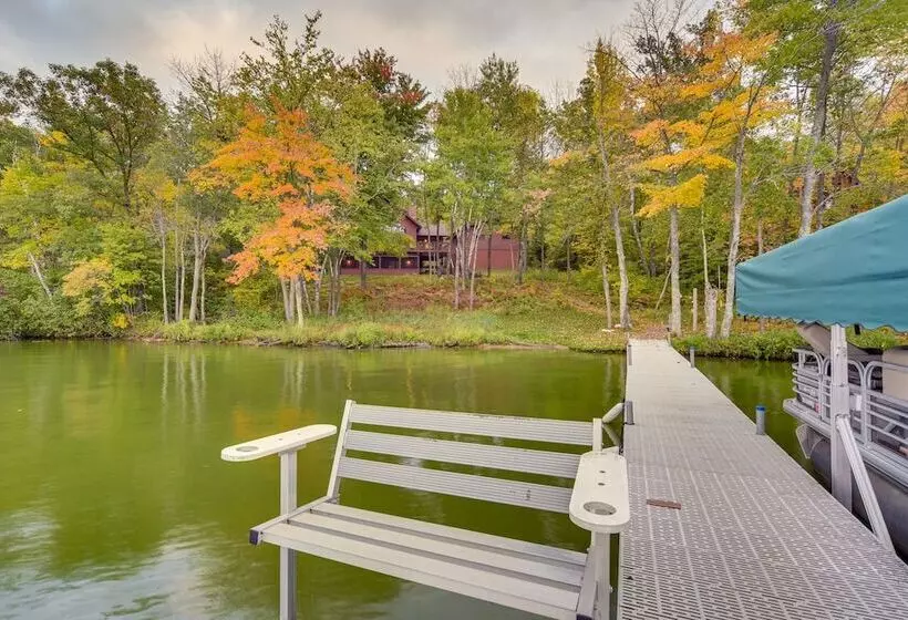Lakefront Wisconsin Cabin With Boat Dock!