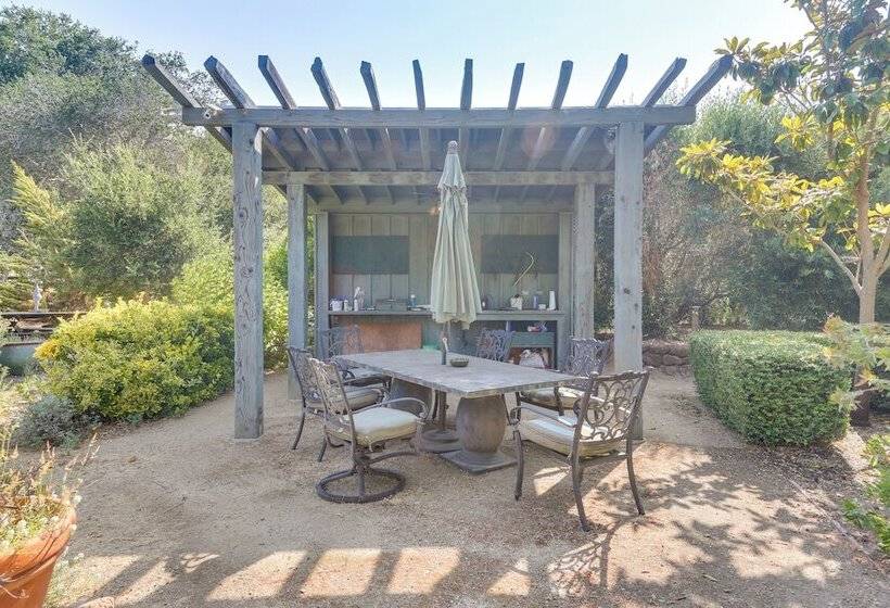 Chic California Escape W/ Pool, Hot Tub & Patio!