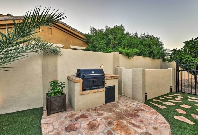 Luxe Gilbert Home W/ Heated Pool + Putting Green!