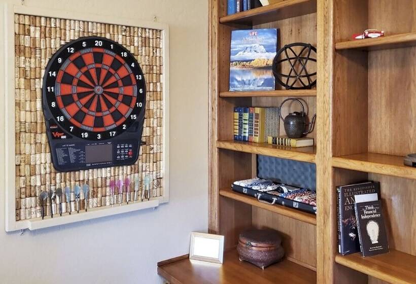 Luxe Gilbert Home W/ Heated Pool + Putting Green!