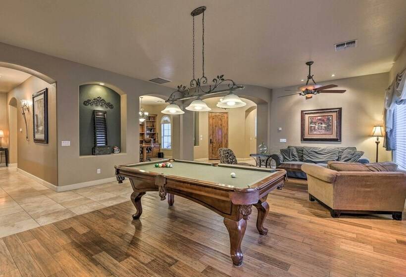 Luxe Gilbert Home W/ Heated Pool + Putting Green!