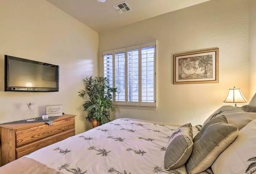 Luxe Gilbert Home W/ Heated Pool + Putting Green!