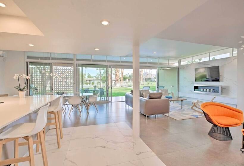 Luxe Palm Desert Home: Patio, Grill & Mtn Views!