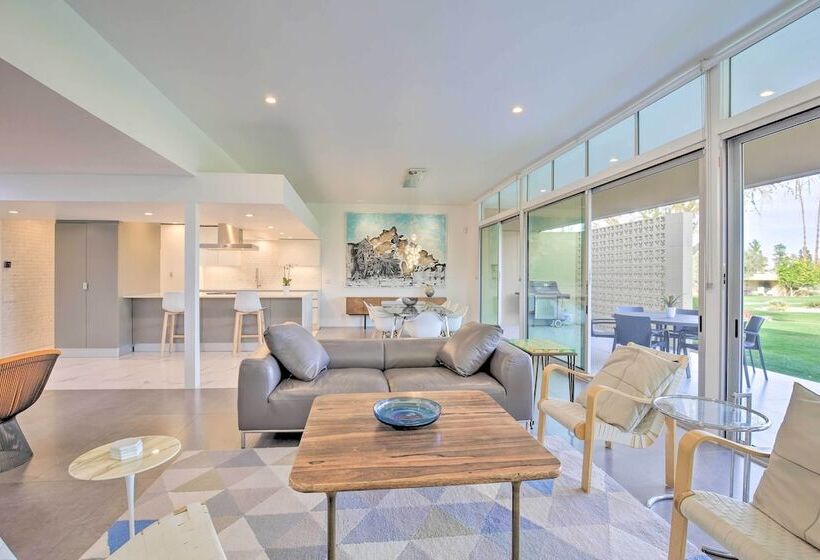Luxe Palm Desert Home: Patio, Grill & Mtn Views!