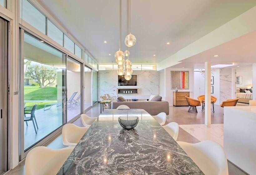 Luxe Palm Desert Home: Patio, Grill & Mtn Views!
